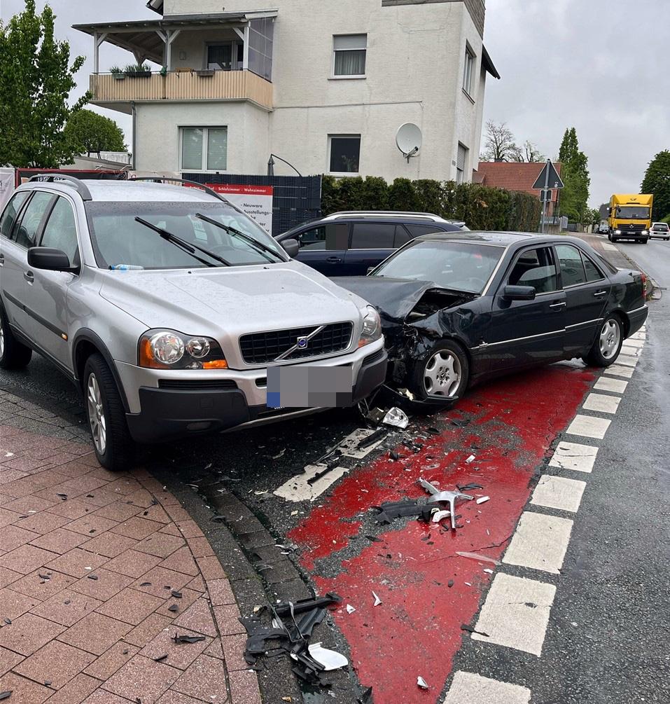 Einsatzfoto Ölspur nach Verkehrsunfall