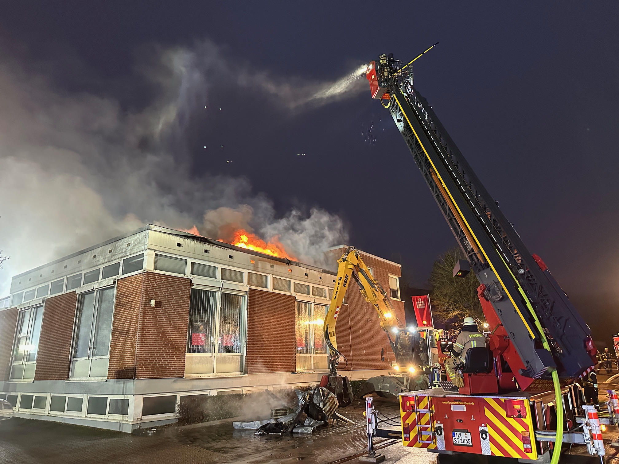 Einsatzfoto Dachstuhlbrand (F4)